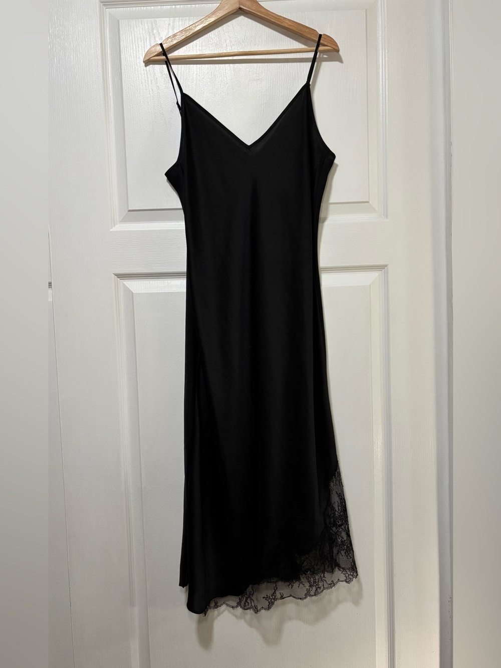 WILFRED Sonnet Satin Dress - Picture 5 of 9